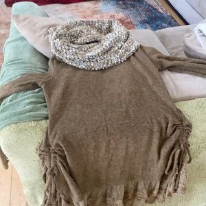 Beautiful brown cow neck sweater 3/4 length